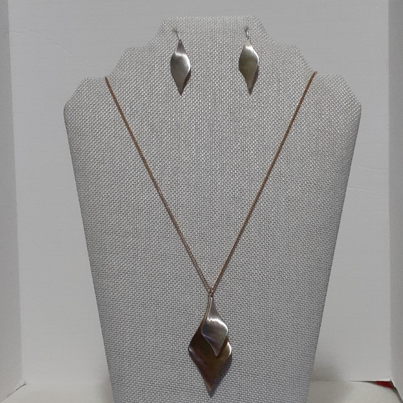 Christopher & Banks Jewelry Necklace & Earrings. - Picture 2 of 8